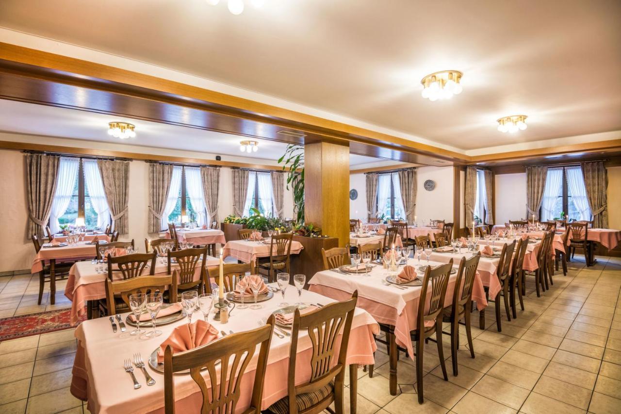 Hotel Le Postillon Esch-sur-Sûre Esterno foto